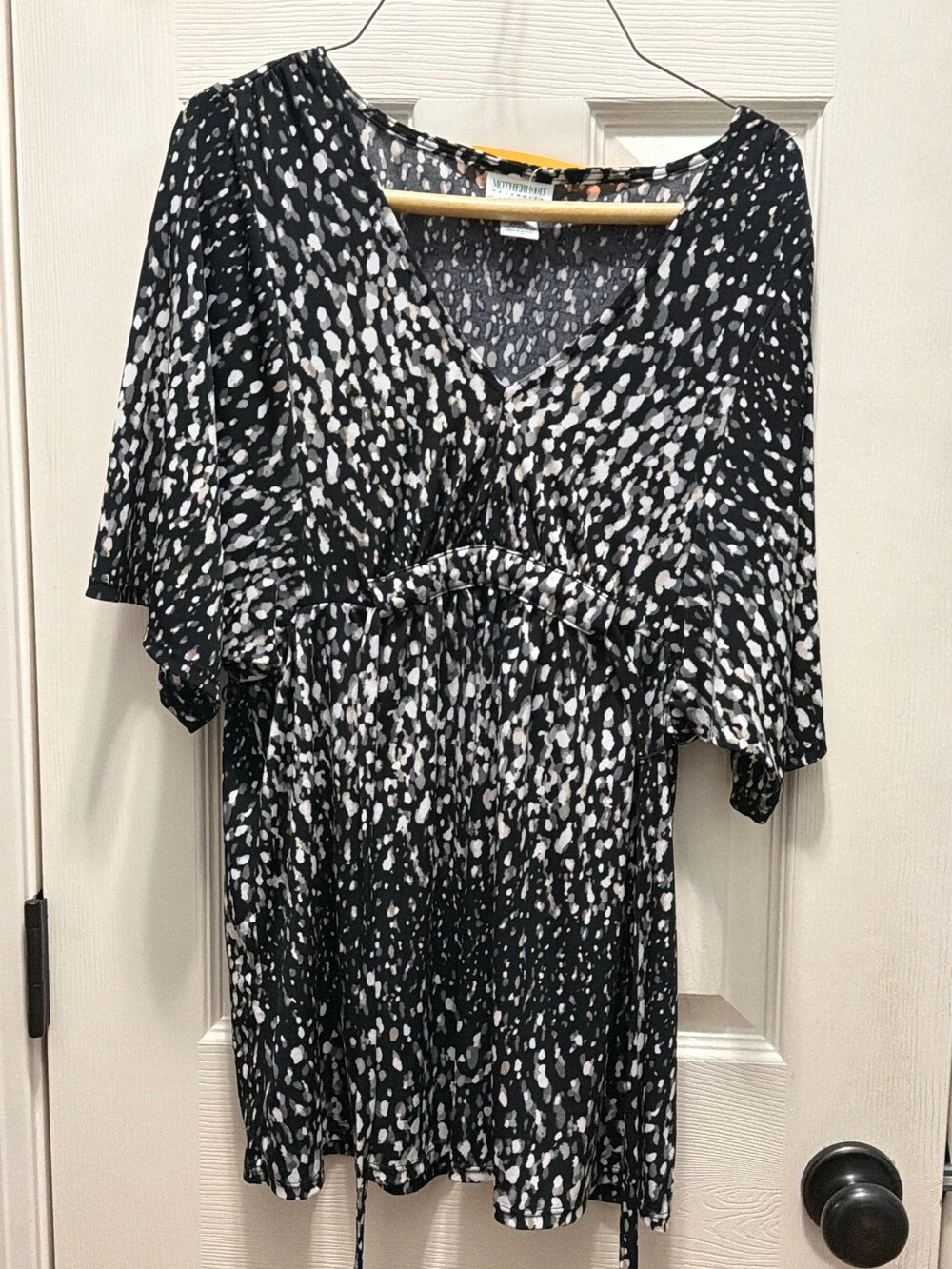 Motherhood Maternity V-Neck Empire Waist Blouse Speckled Black White Gray Small